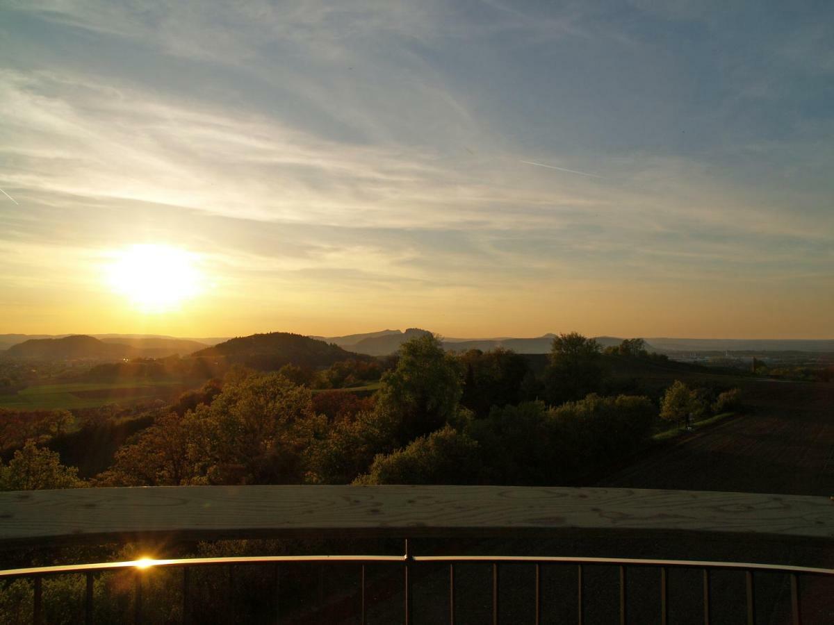 Sternen Bohlingen Aparthotel Buitenkant foto