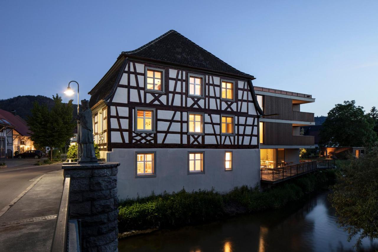 Sternen Bohlingen Aparthotel Buitenkant foto